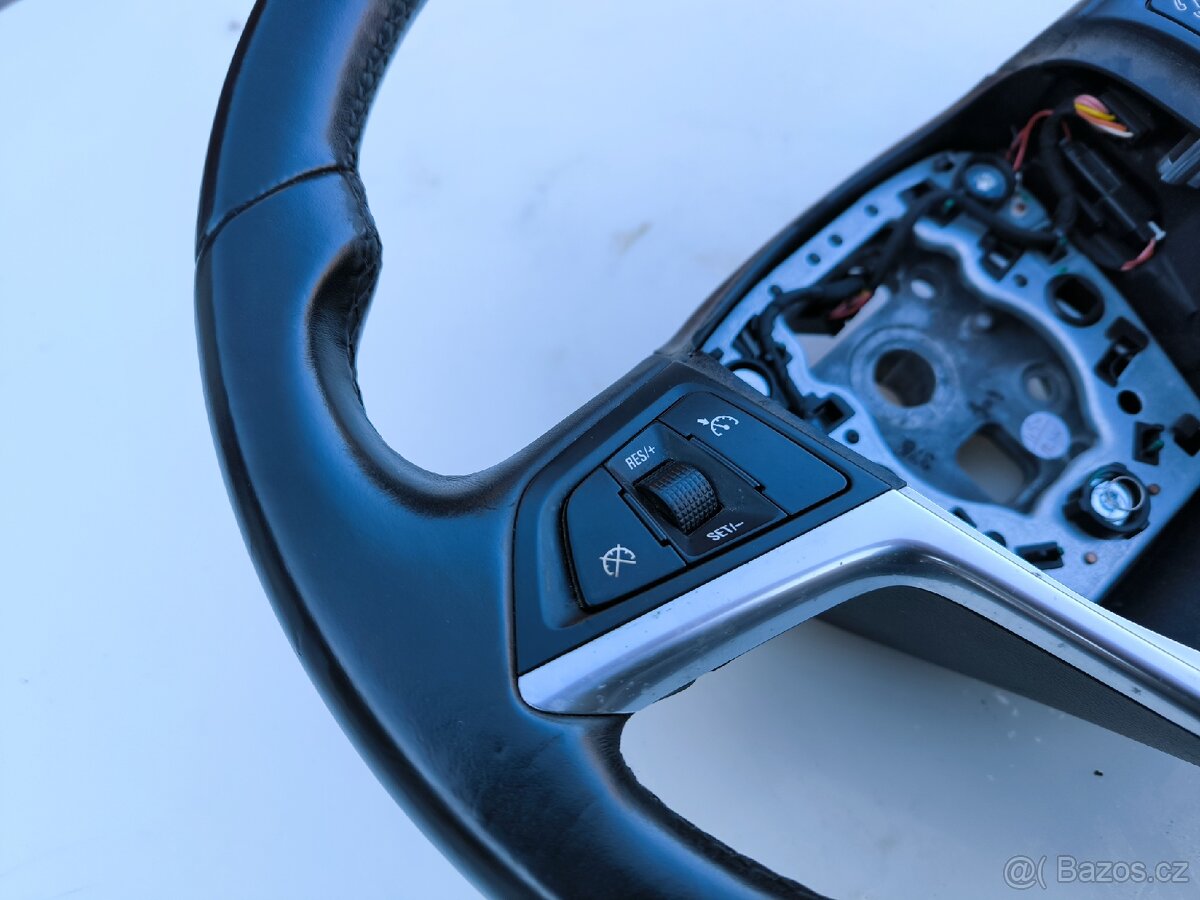 Opel Insignia A - Volant - kůže - 3