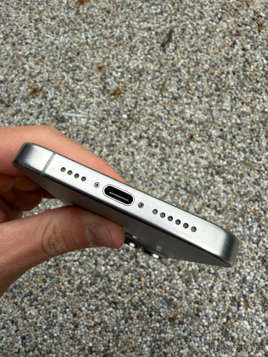 IPhone 15 pro max - baterie 100% - 3