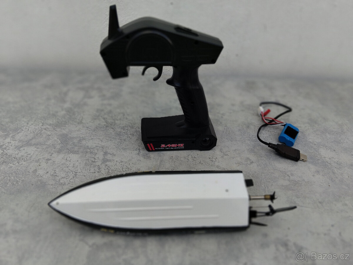 Motorový člun na dálkové ovládání Volantex RTR - 3