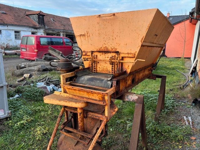 Posypová nástavba na multicar - 3