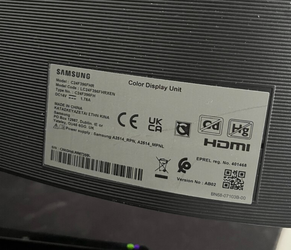 Zakřivený Samsung monitor 24 palcový - 3