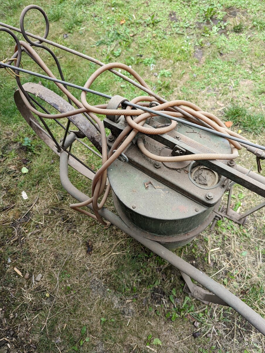 starožitný postřikovač - 3