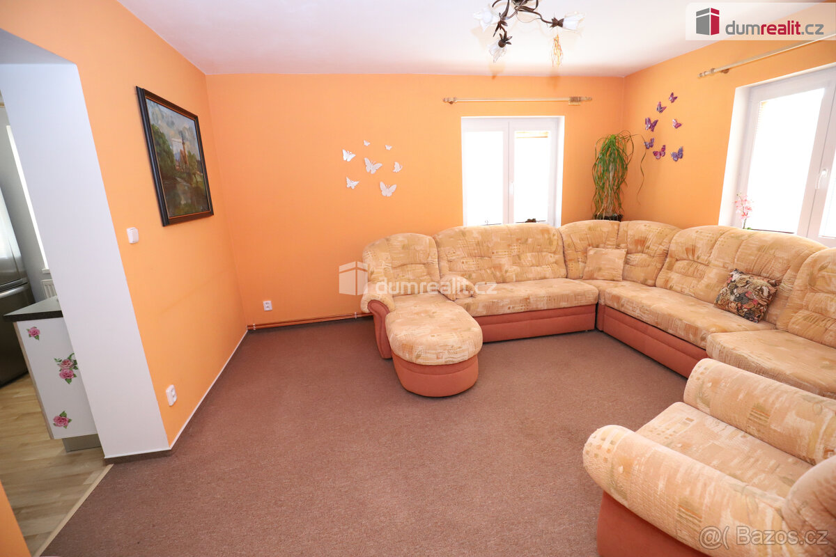 Pěkný rodinný dům 4+1 s garáží, sklepem, půdou v Kraslicích - 3