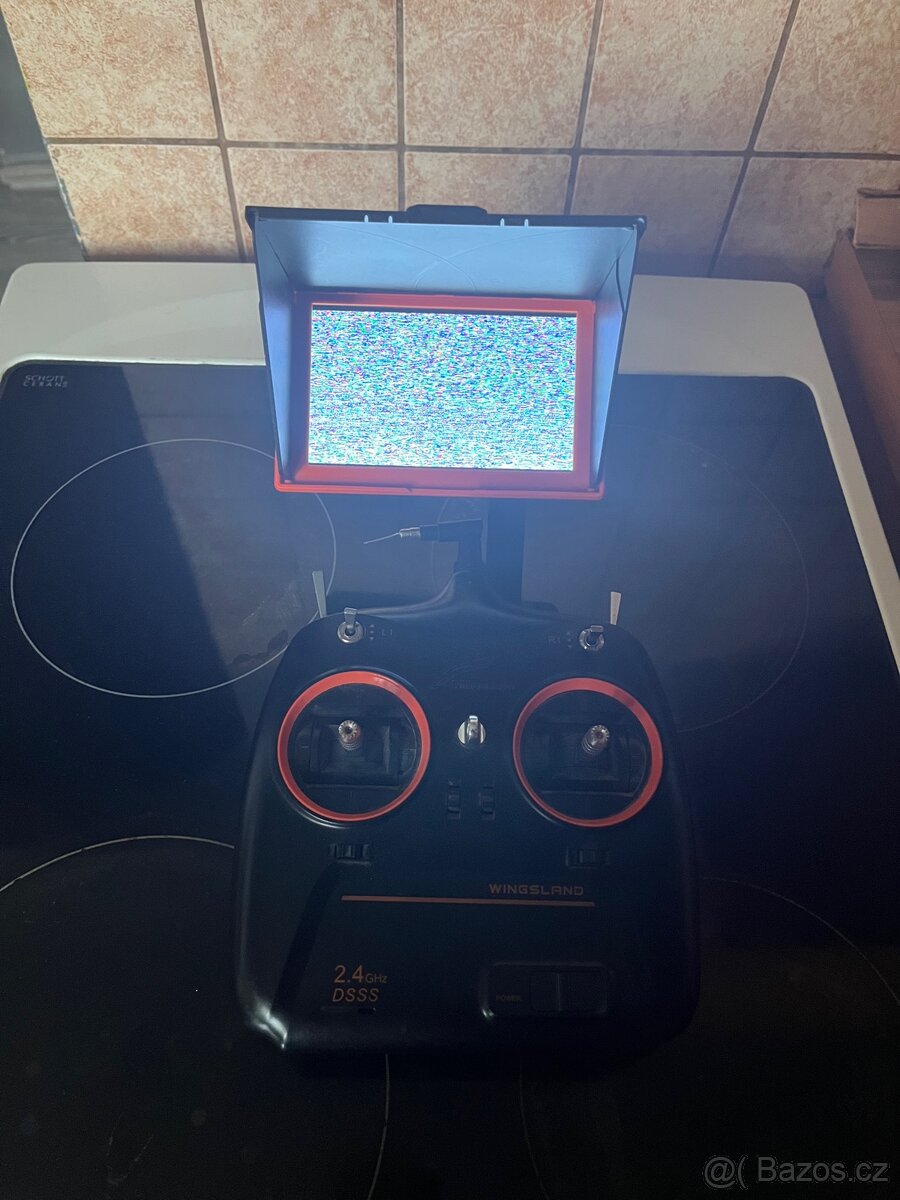 Ovladač na dron - 3