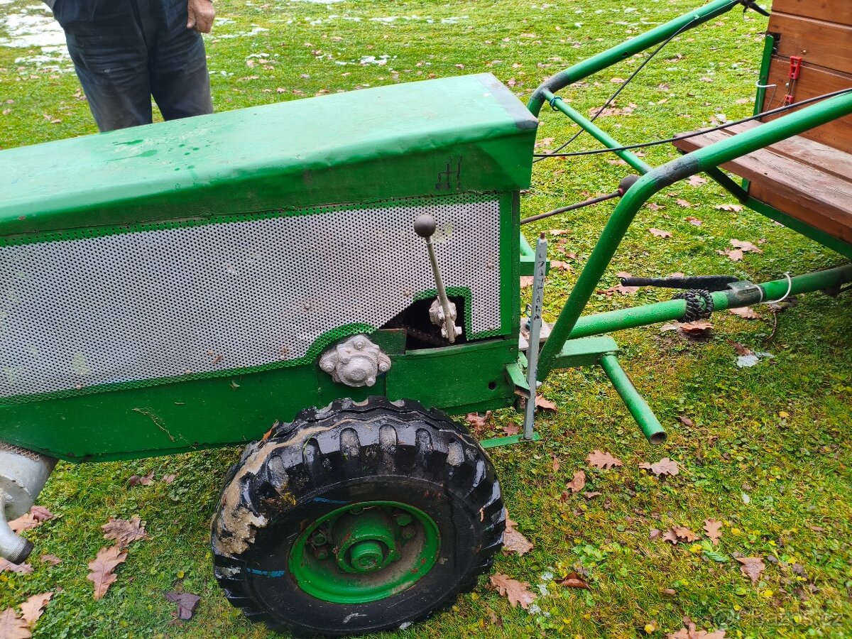 Malotraktor domácí výroby dvoukolový+ vlek - 3