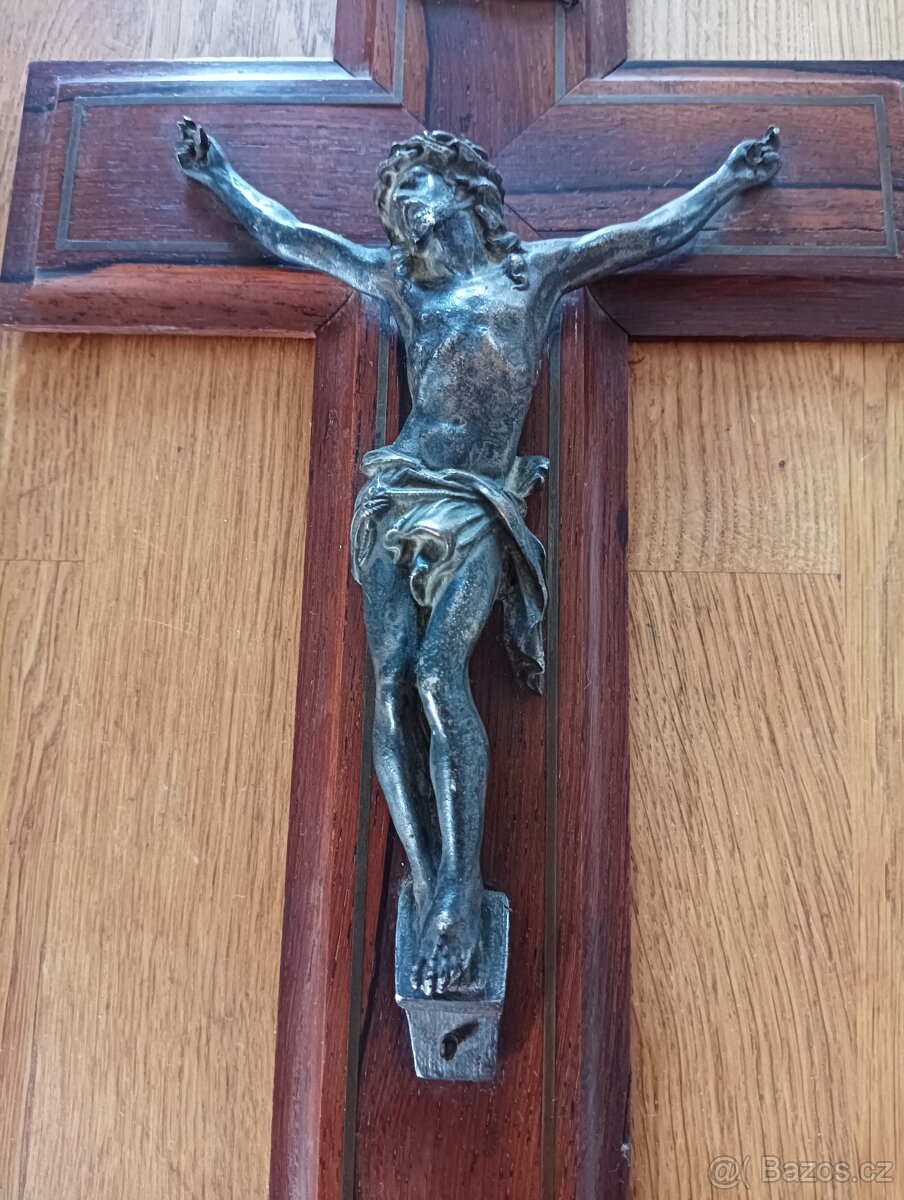 VELKÝ STAROŽITNÝ DŘEVĚNÝ KŘÍŽ S BRONZOVÝM KRISTEM HARDY - 3