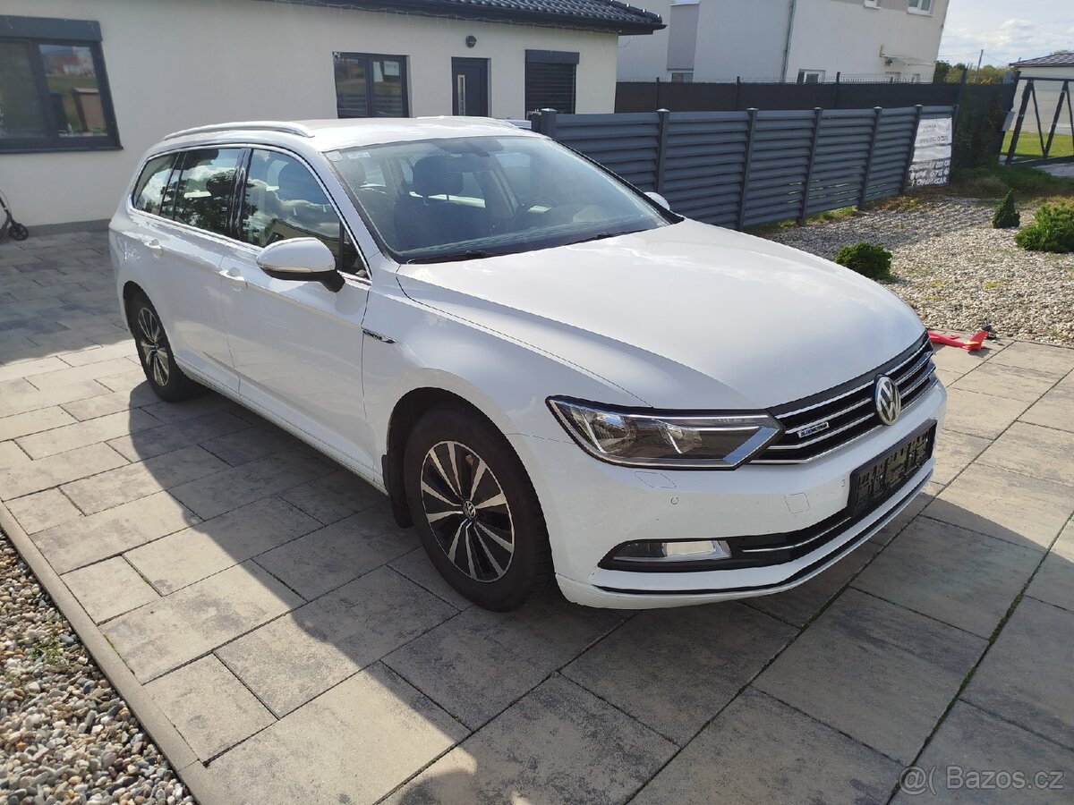 VW Passat Variant 2,0 110 kw- Top stav, tažné-Prodáno - 3