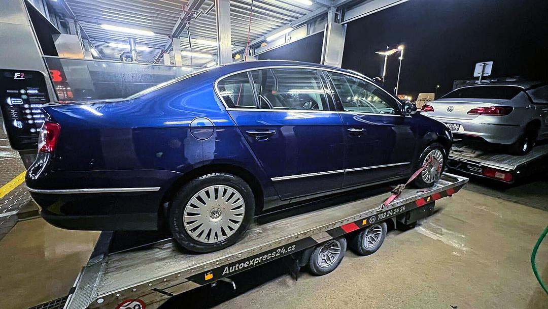 Vůz na náhradní díly VW Passat B6 sedan 2007 BMP JPJ LD5Q - 3