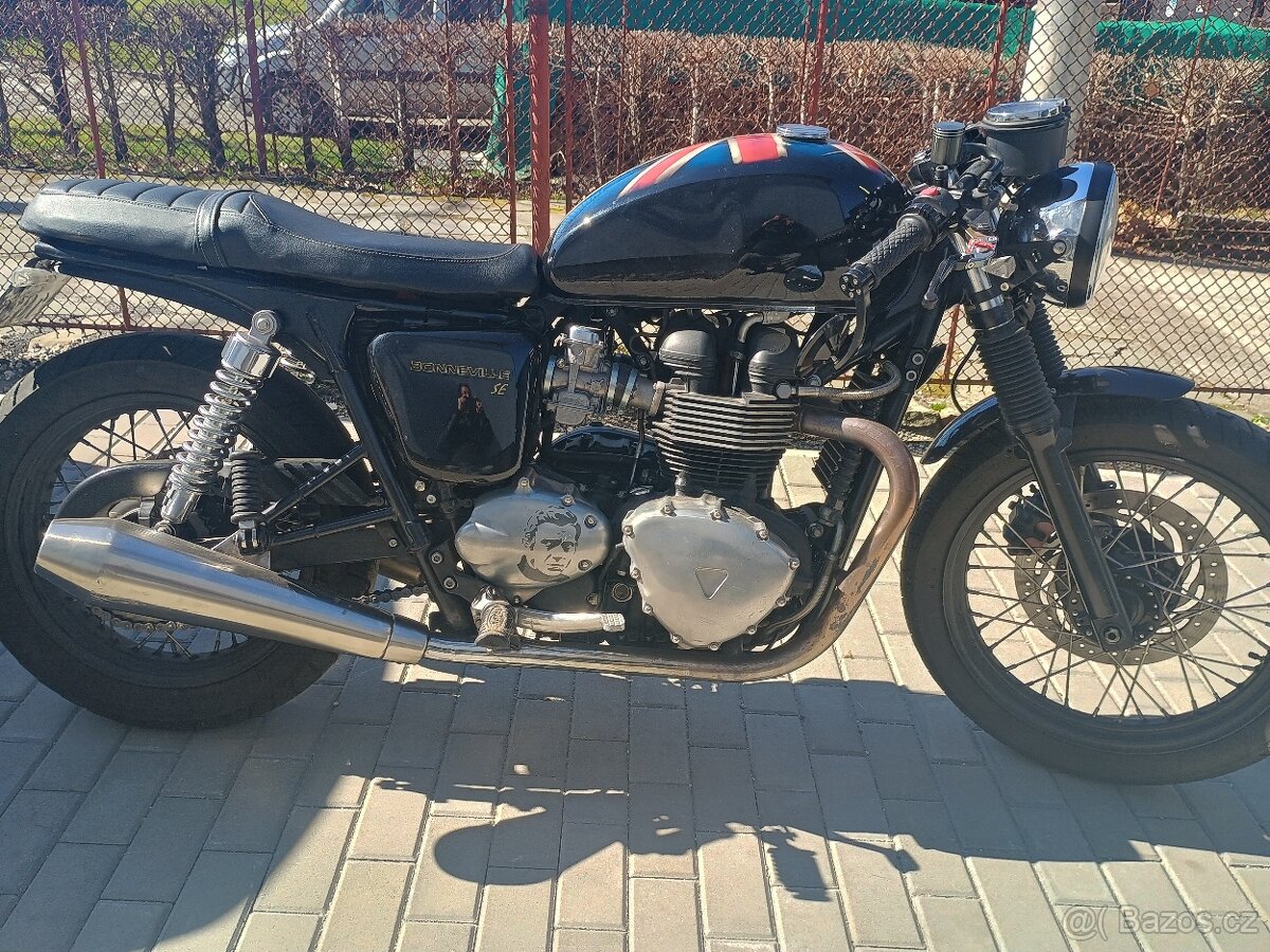 Triumph Bonneville SE Café racer - 3