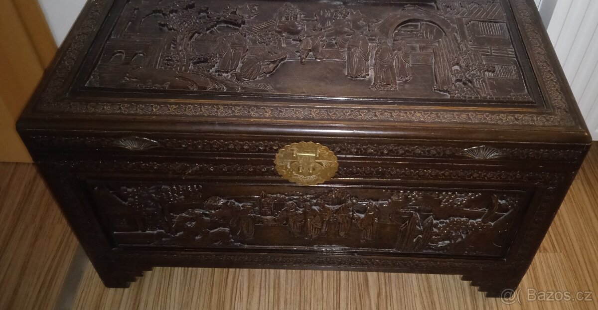 Čínská dřevěná vyřezávaná truhla - 3