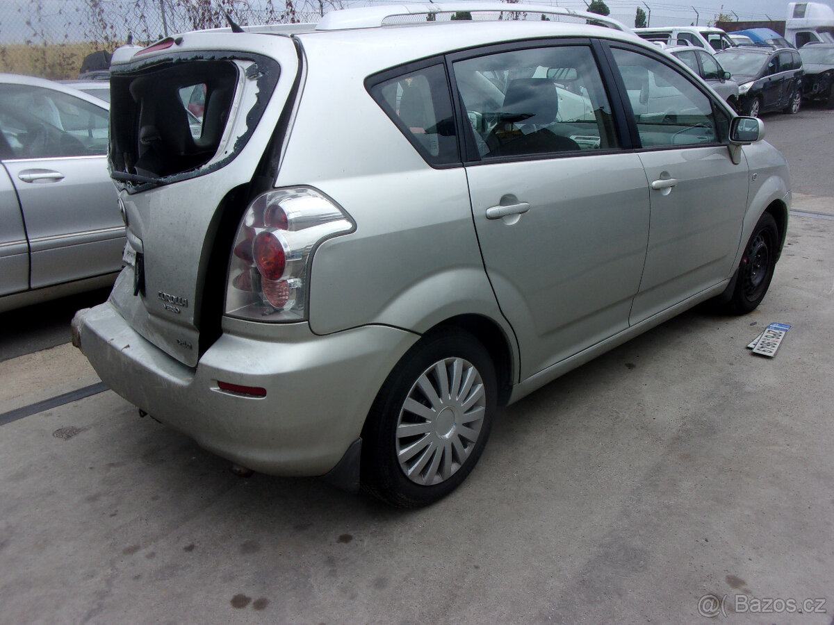 Toyota Corolla Verso - 3