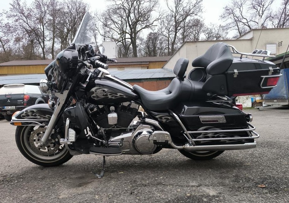 HARLEY DAVIDSON ELECTRA GLADE - 3