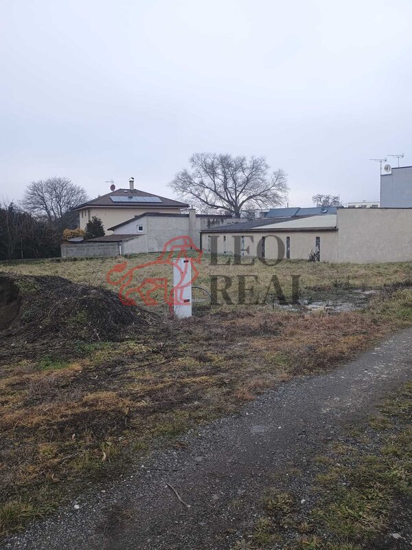 STAVEBNÍ POZEMEK 701m² Brodce - 3