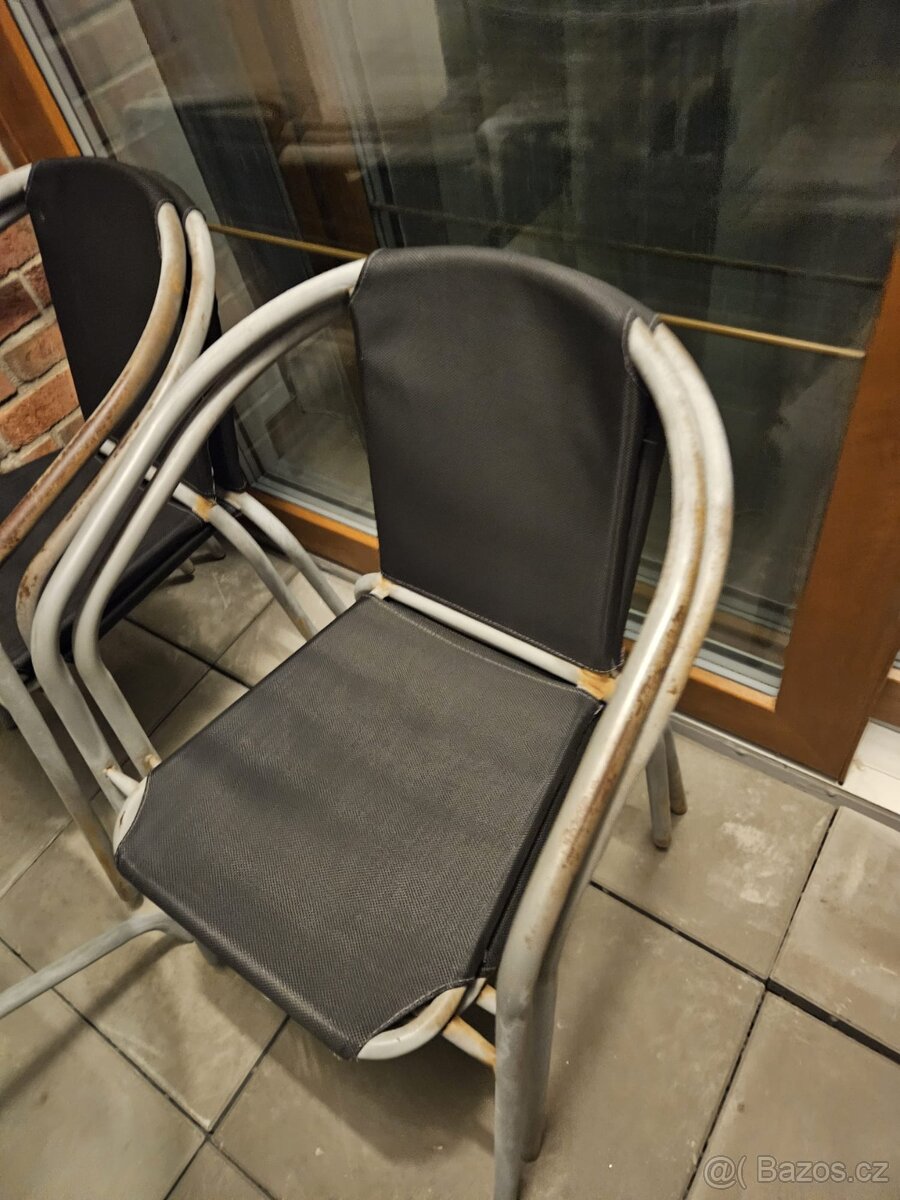 Židle a stoly - 3
