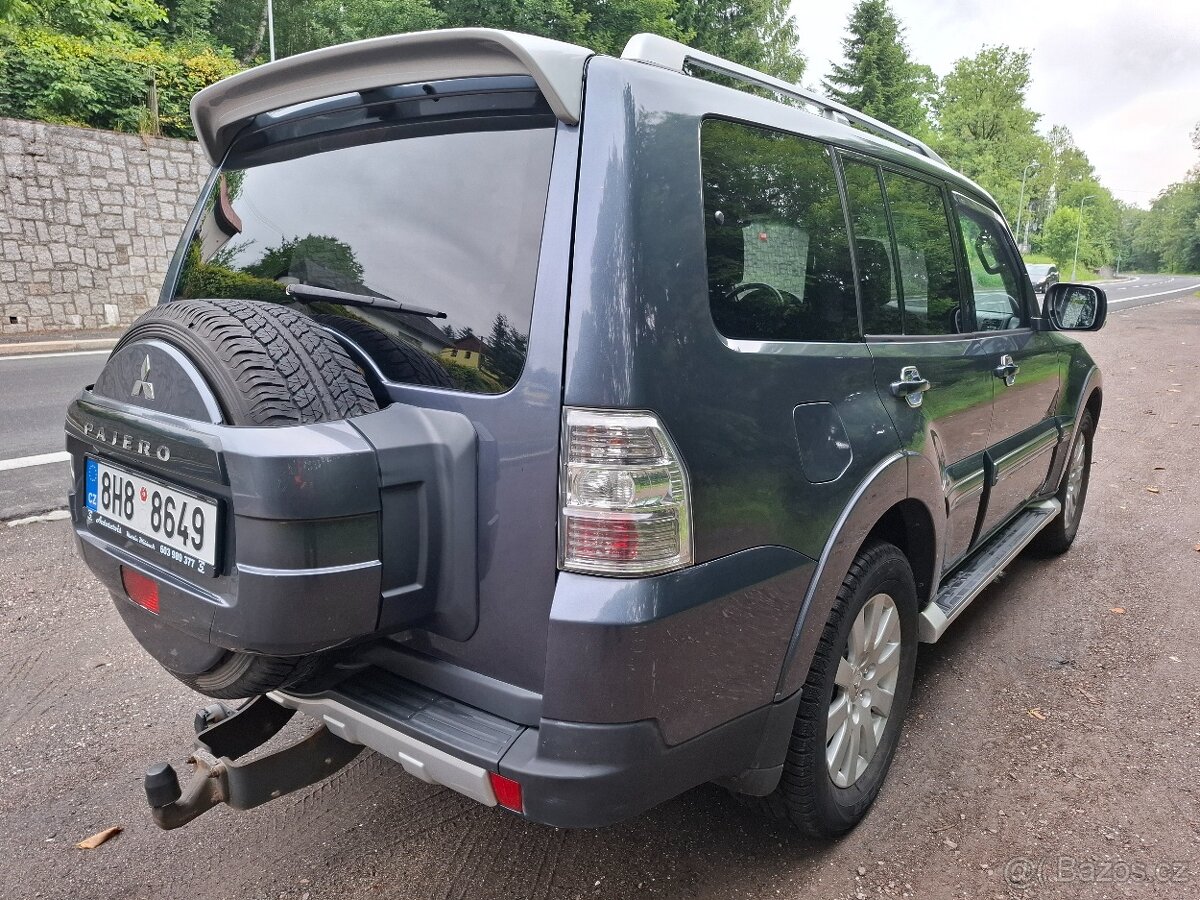 Mitsubishi Pajero 3.2 DiD , 7 míst - DPH - 3