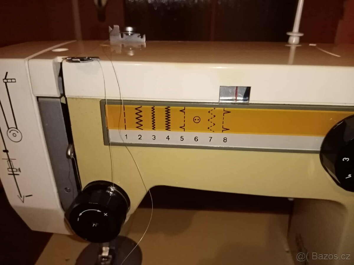 Elektrický skříňkový šicí stroje Veritas - 3