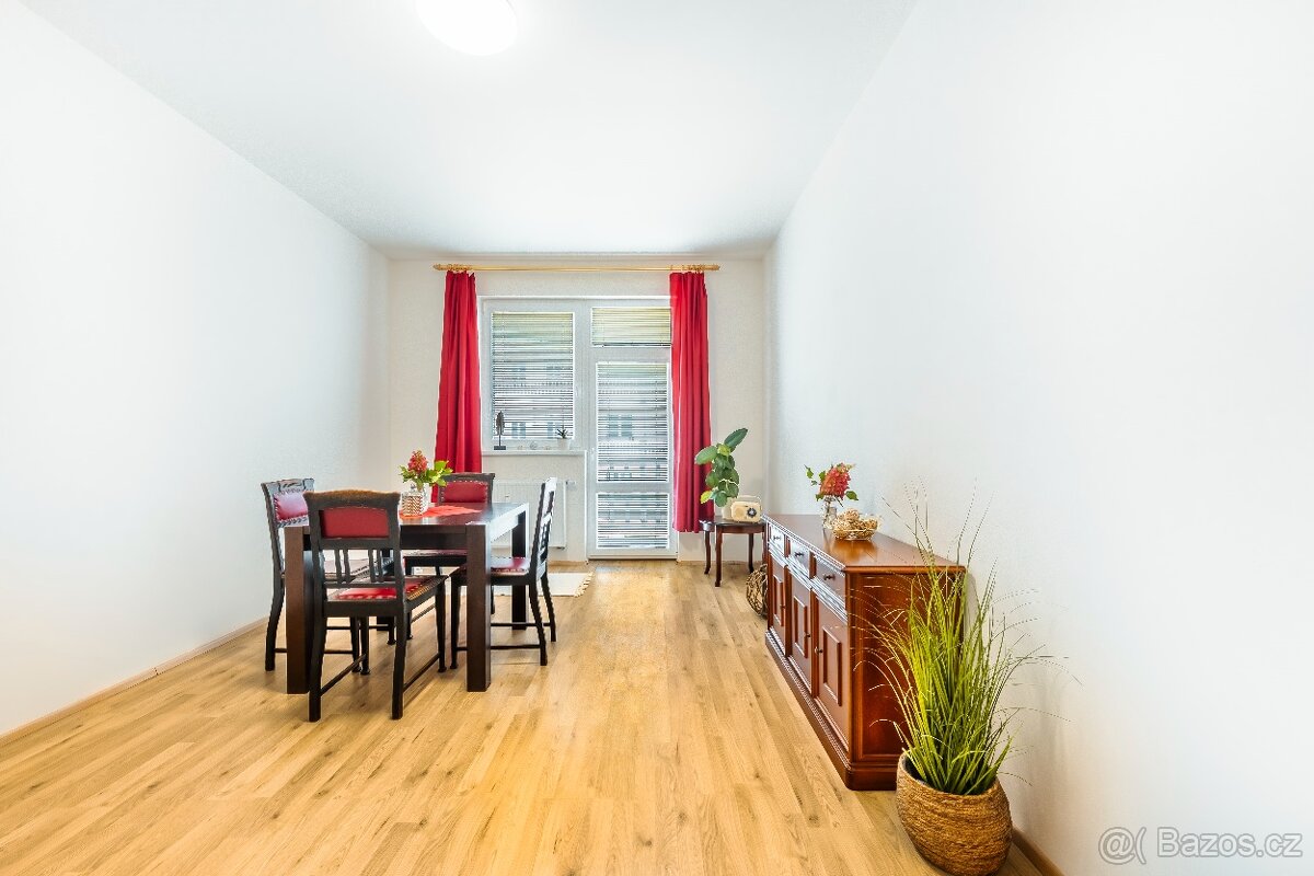 Pronájem bytu 1+kk v klidném prostředí - 3