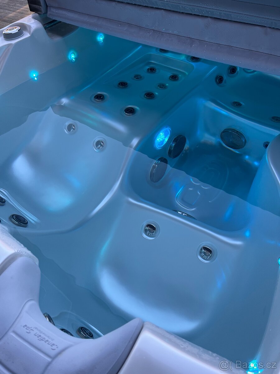 Vířivka Canadian Spa - 3