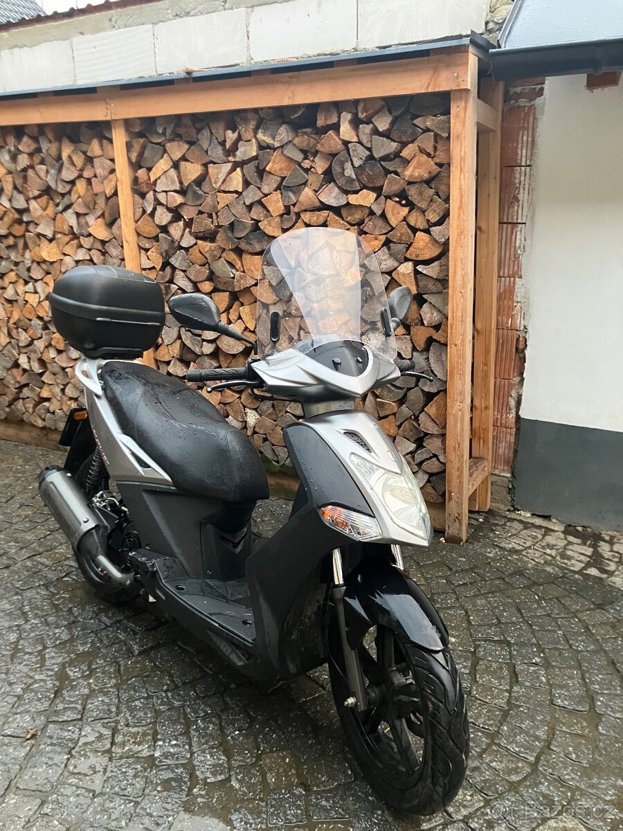 Skútr kymco 150 - 3
