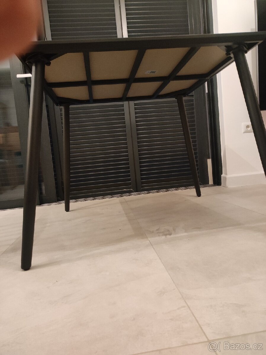 Stůl 90x90 nový zabalený - 3