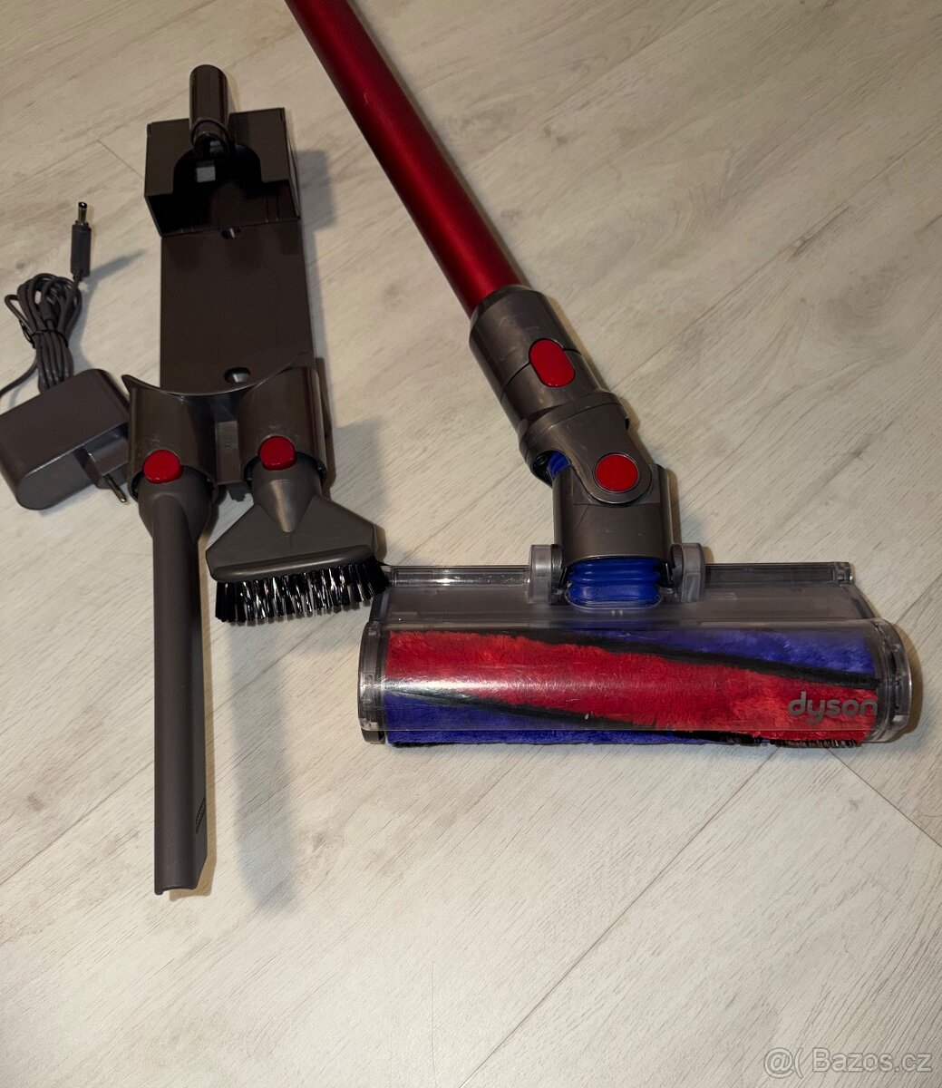 Dyson V8 Fluffy - tyčový vysavač - 3
