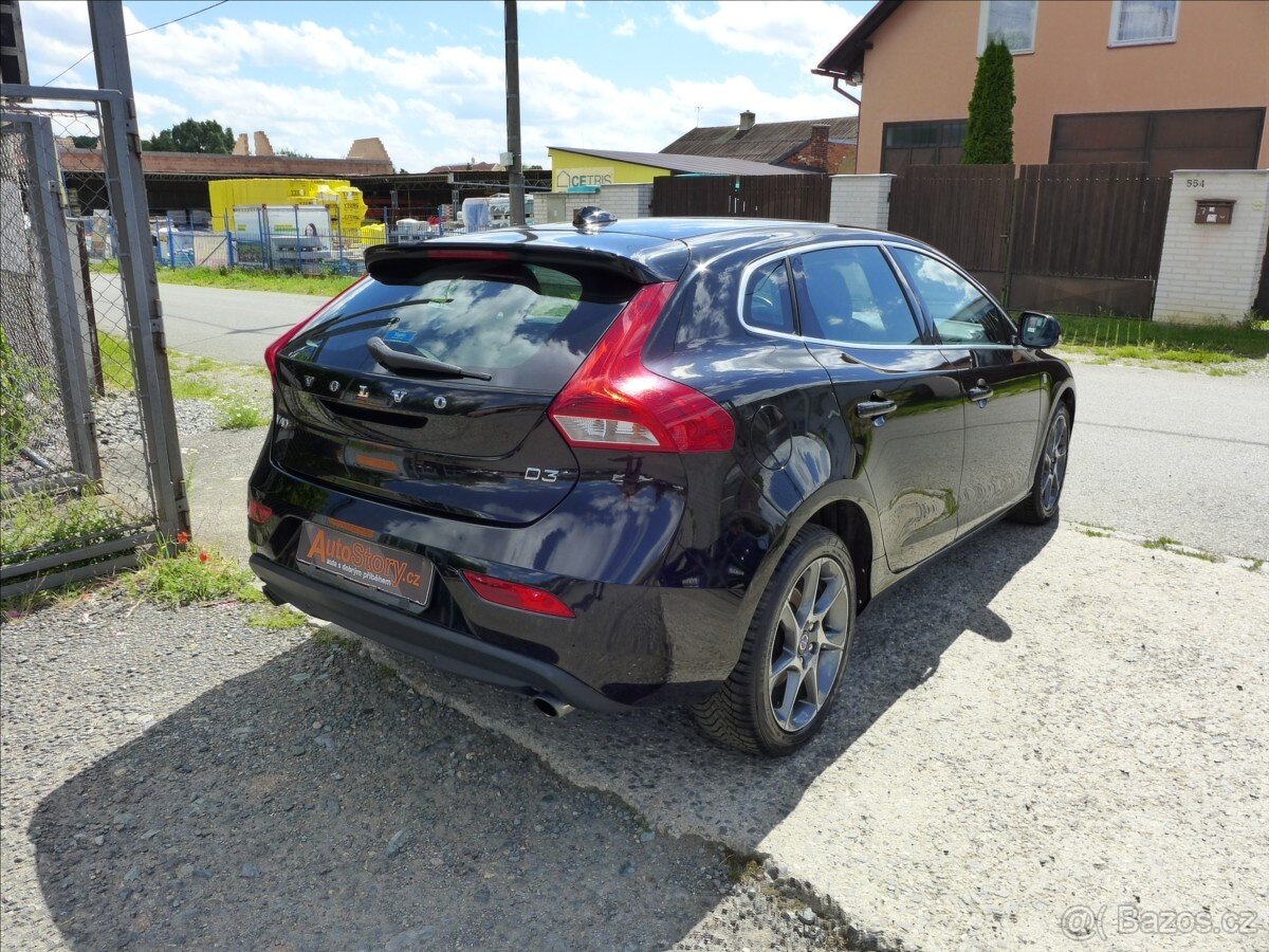 Volvo V40 2,0 D3 110KW OCEAN RACE - 3