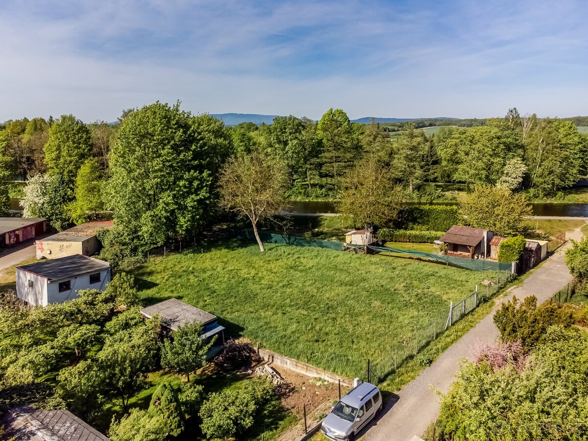 Pozemek 1143 m2 u řeky v Českých Budějovicích - 3