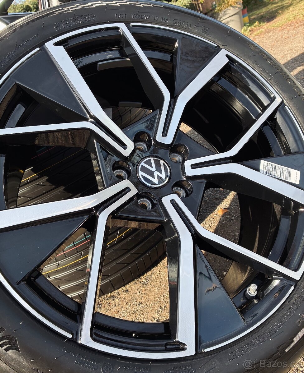 Leeds 255/40/20 VW R-Line letní - 3