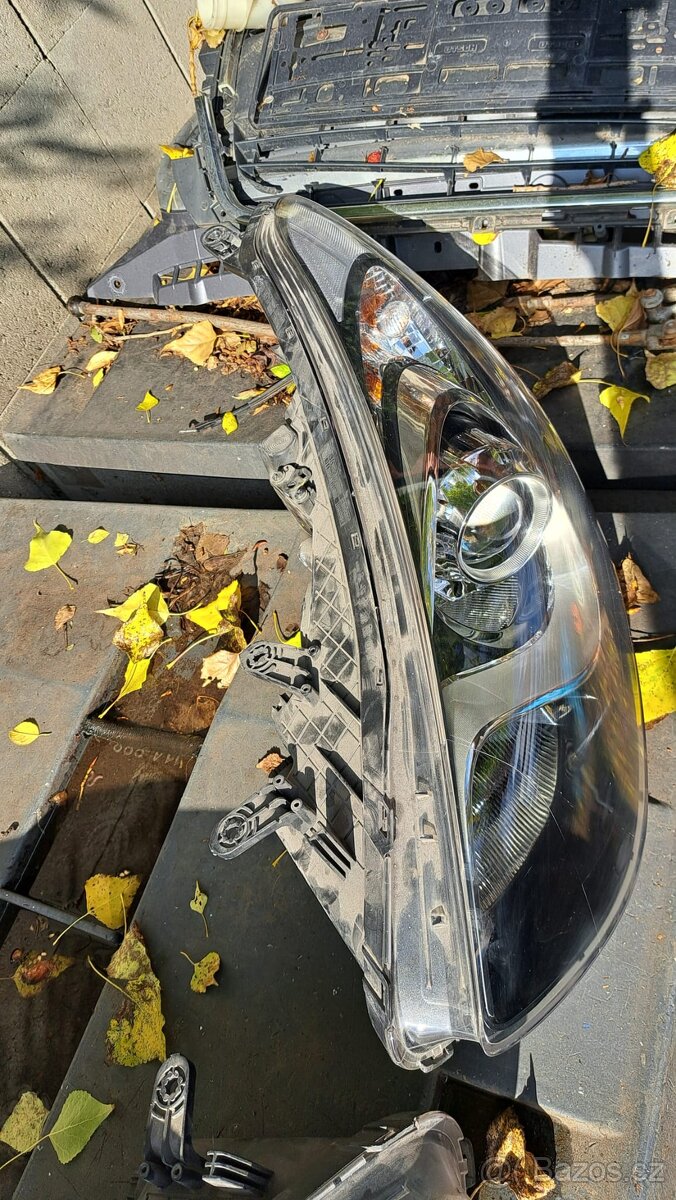 Hyundai i30 2012-2015 Přední svetla hezky stav - 3