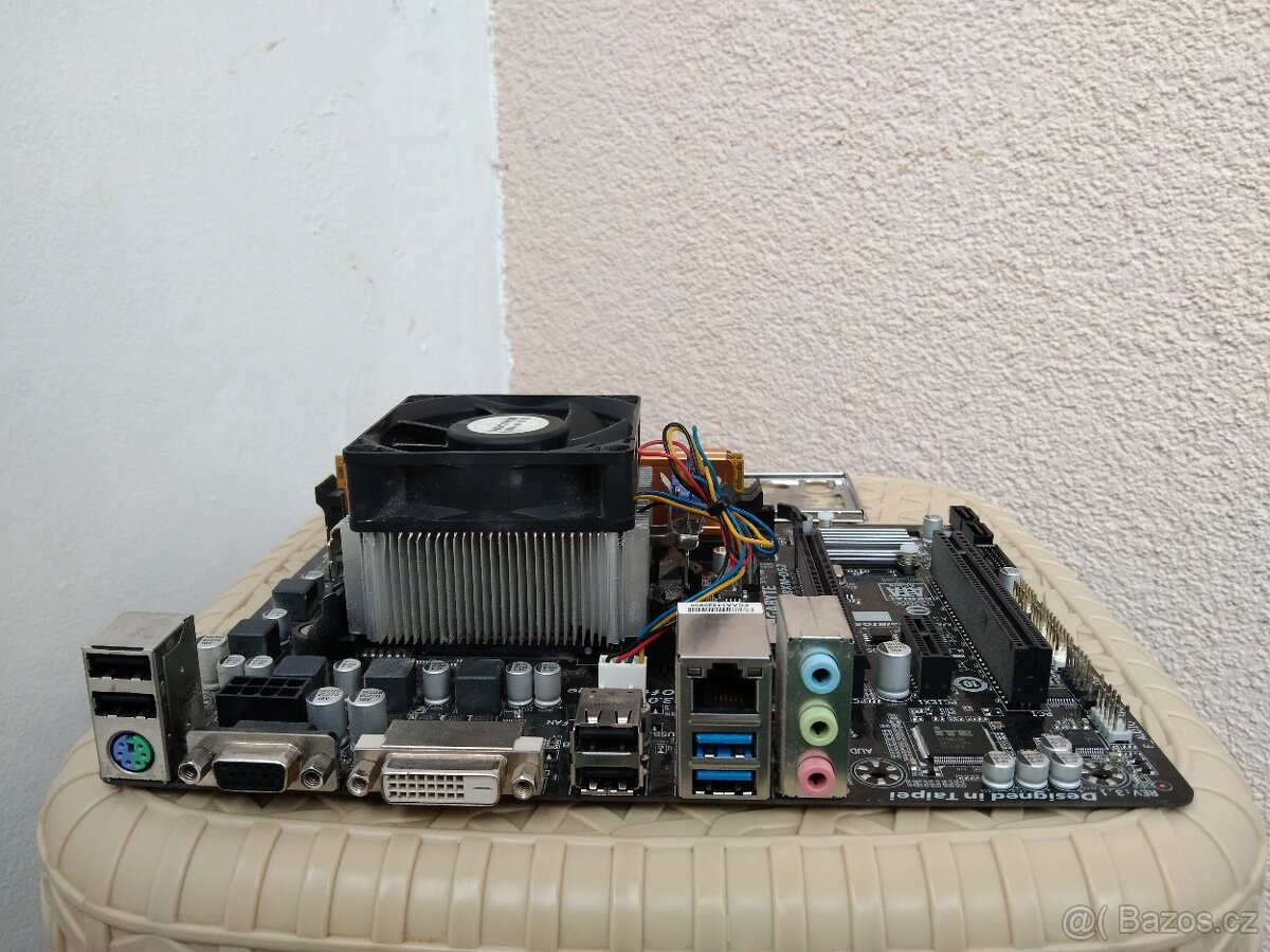 Základní deska GIGABYTE GA - 3