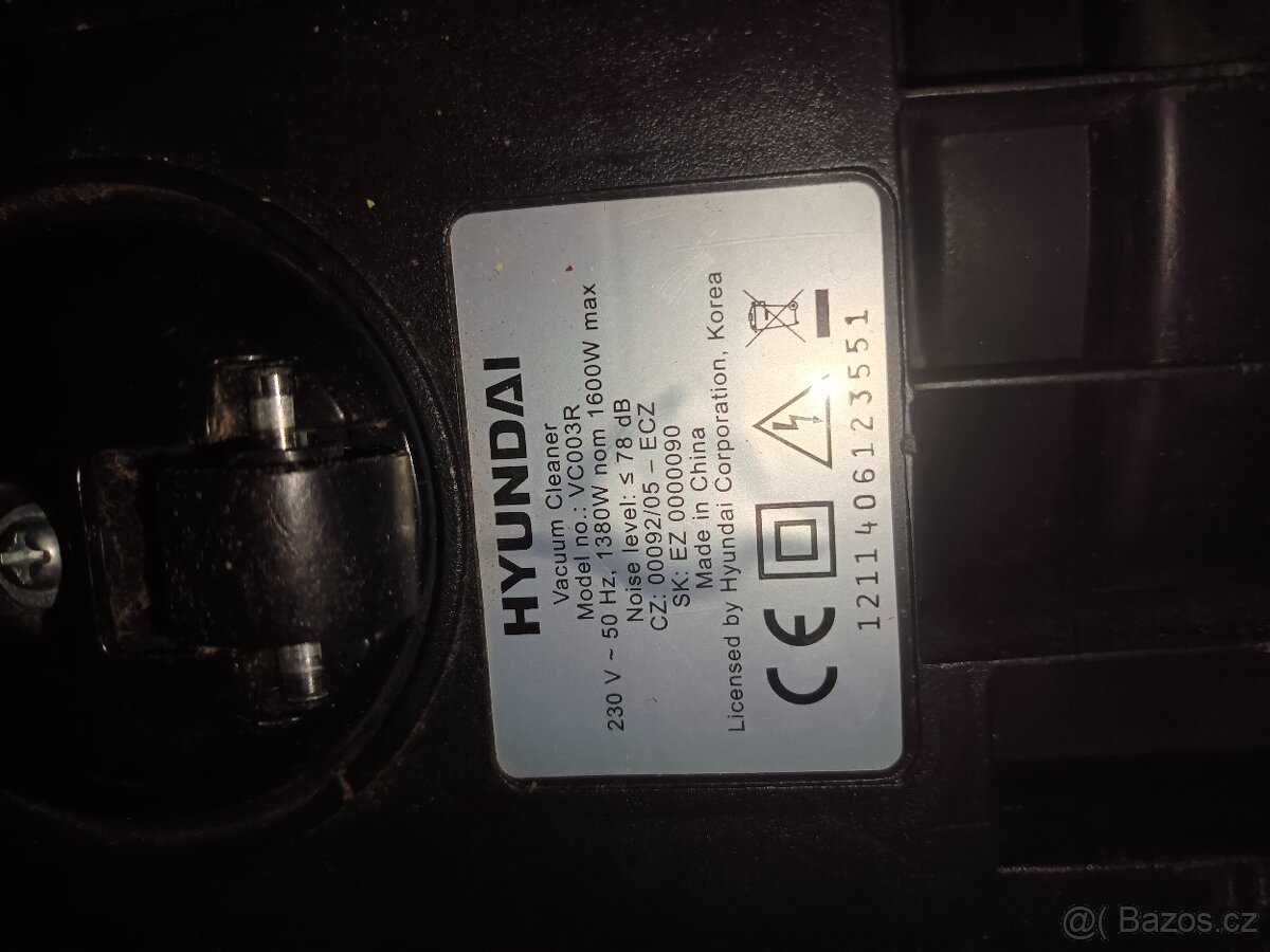 Vysavač Hyundai 1600W - 3