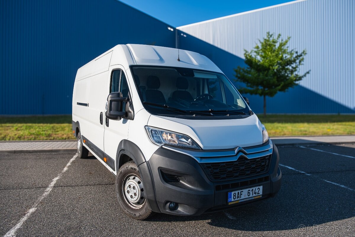 Půjčte si extra dlouhou dodávku Citroen Jumper L4H2 - 3