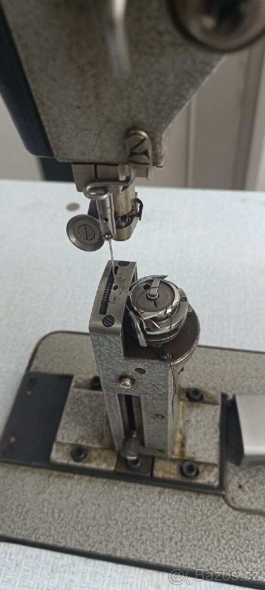 sloupový šicí stroj Minerva 72404-104 - 3