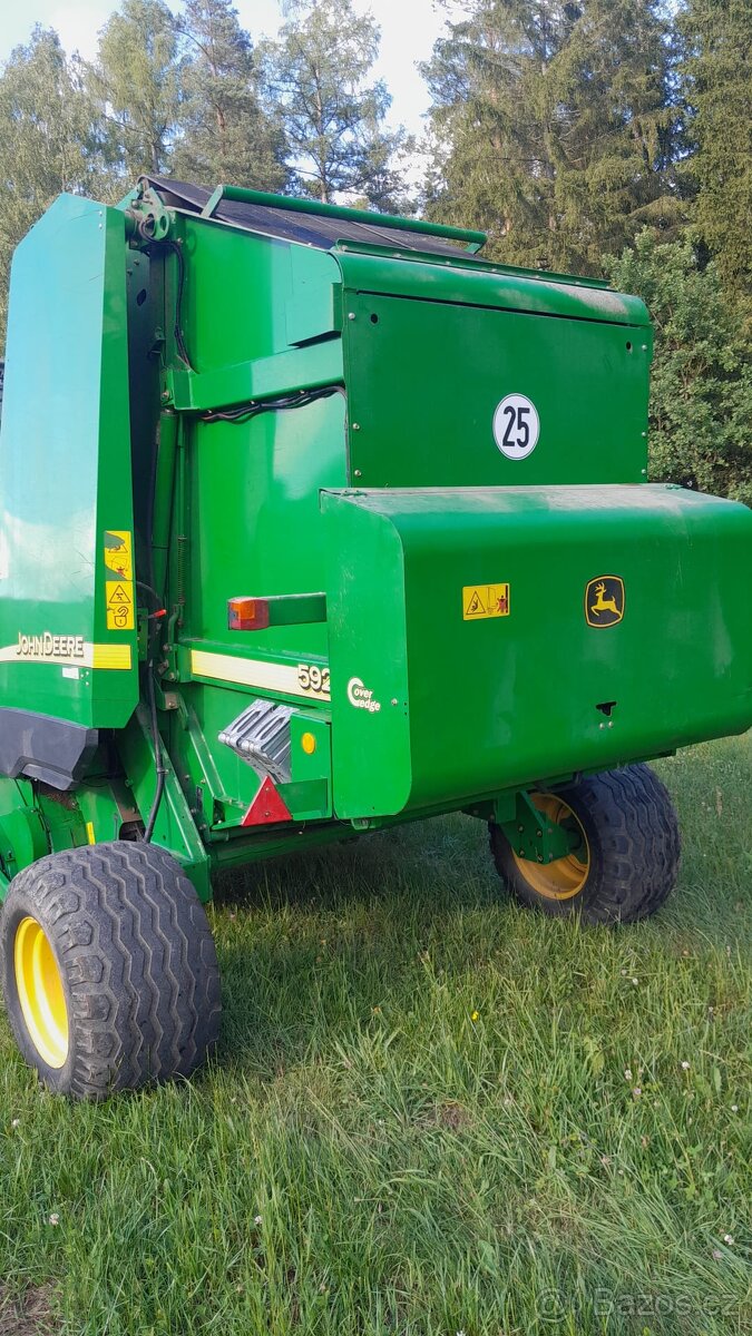 Lis na kulaté balíky John Deere 592 - 3