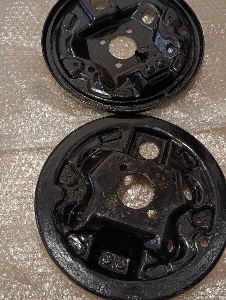 Opel Tigra b twin top zadní součástky k brzdám. - 3