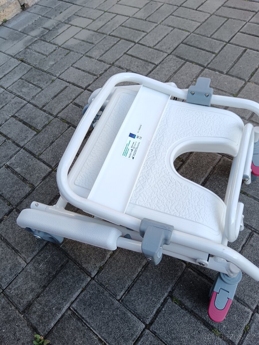 Vozíček nebo sedátko do sprchy - 3