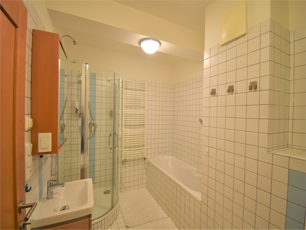 4+KK, 112m2, ve vile v Malešicích - 3