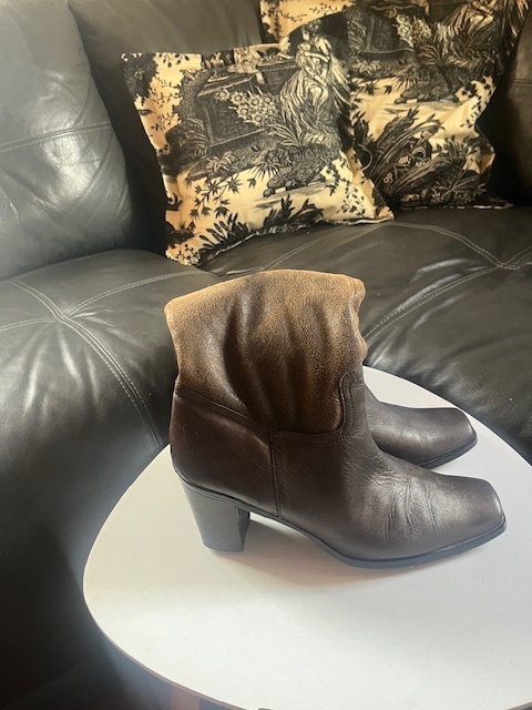 Hnědé, kožené boty In Solia - 3