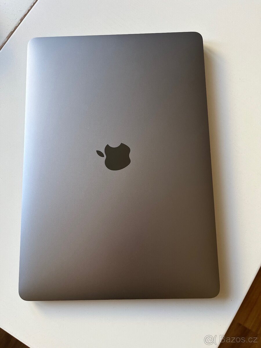 MacBook Air 13'' - M1 / 8 GB RAM / 256 GB - 3