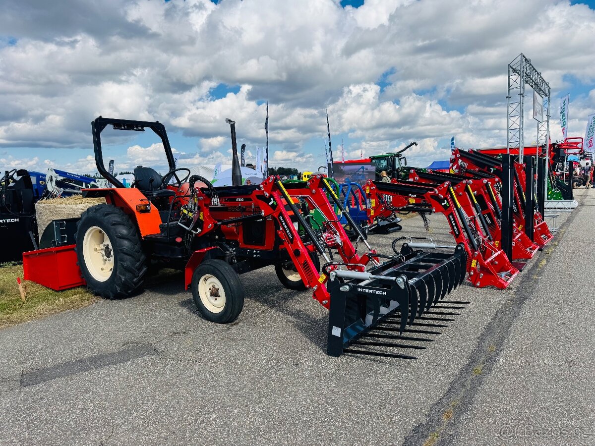 MONTUJEME ČELNÍ NAKLADAČE INTER-TECH - 3