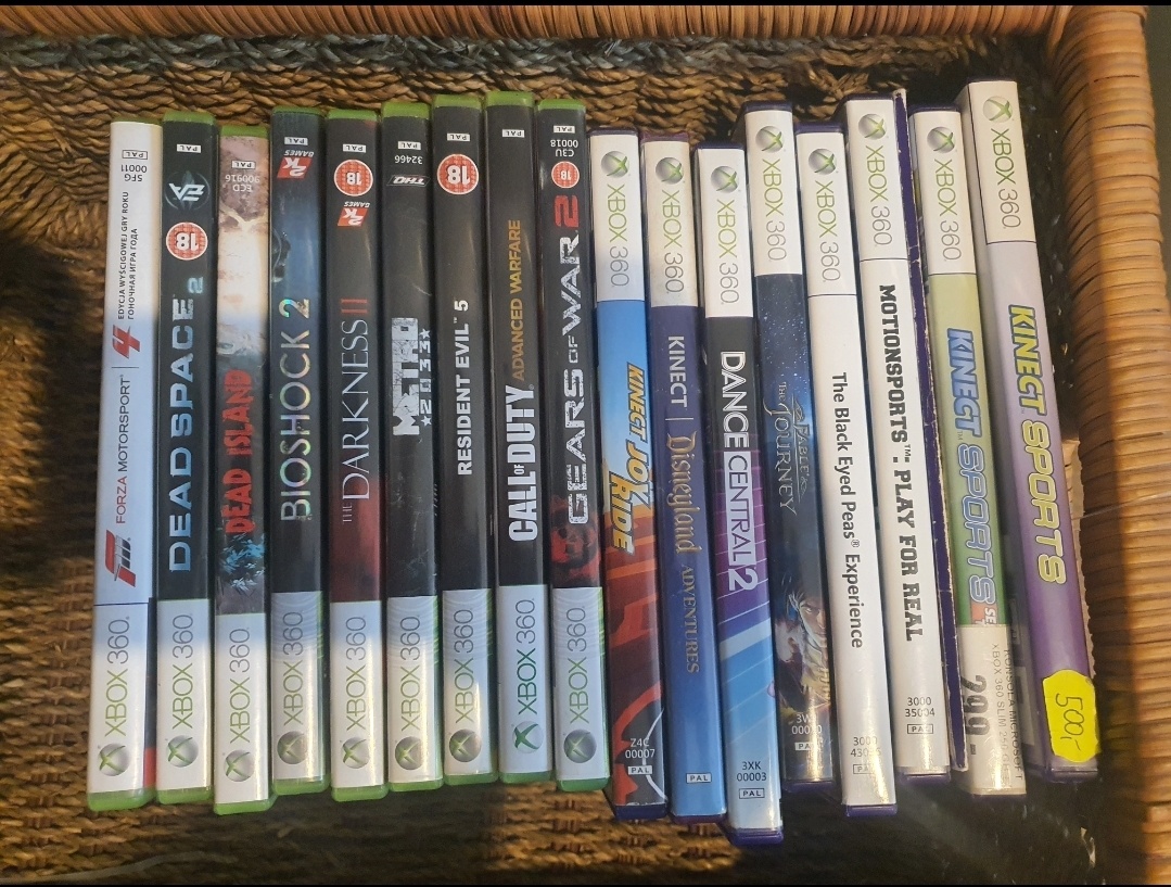 Xbox 360 S 256GB kinect, 2 ovladače a 18 her - 3