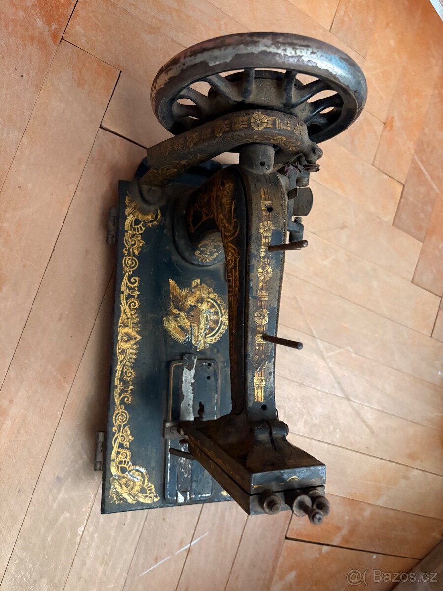 Šicí šlapací stroj Singer - bez stolu - 3