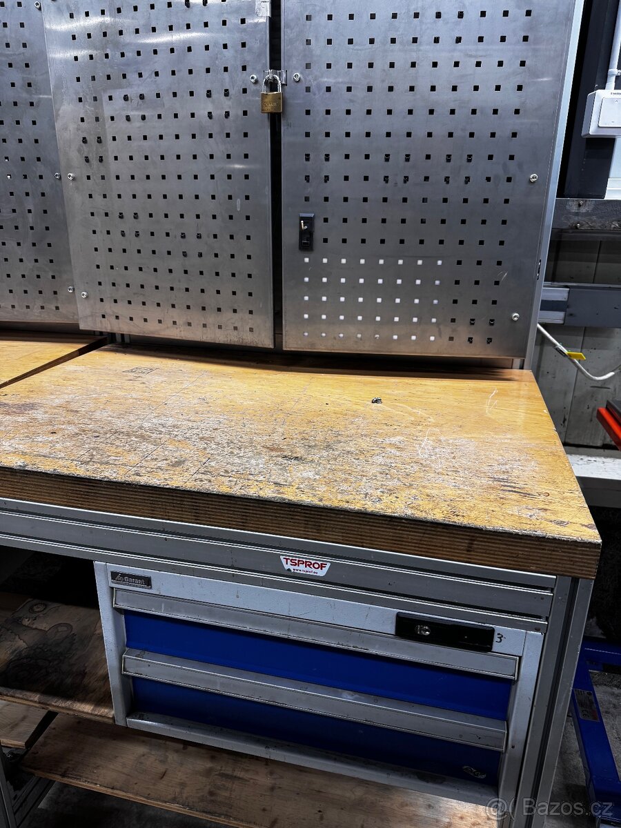 Pracovní stůl - 3