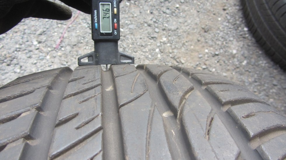 Letní pneu 245/40/18 Barum - 3