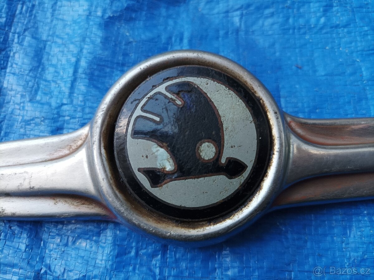 Boční lišta se znakem Škoda - 3