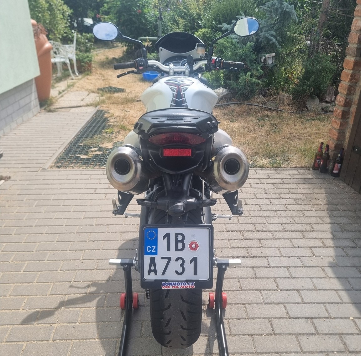 Triumph Street Triple R - 3