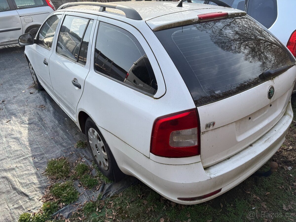 Škoda Octavia 1.6i kombi - 3