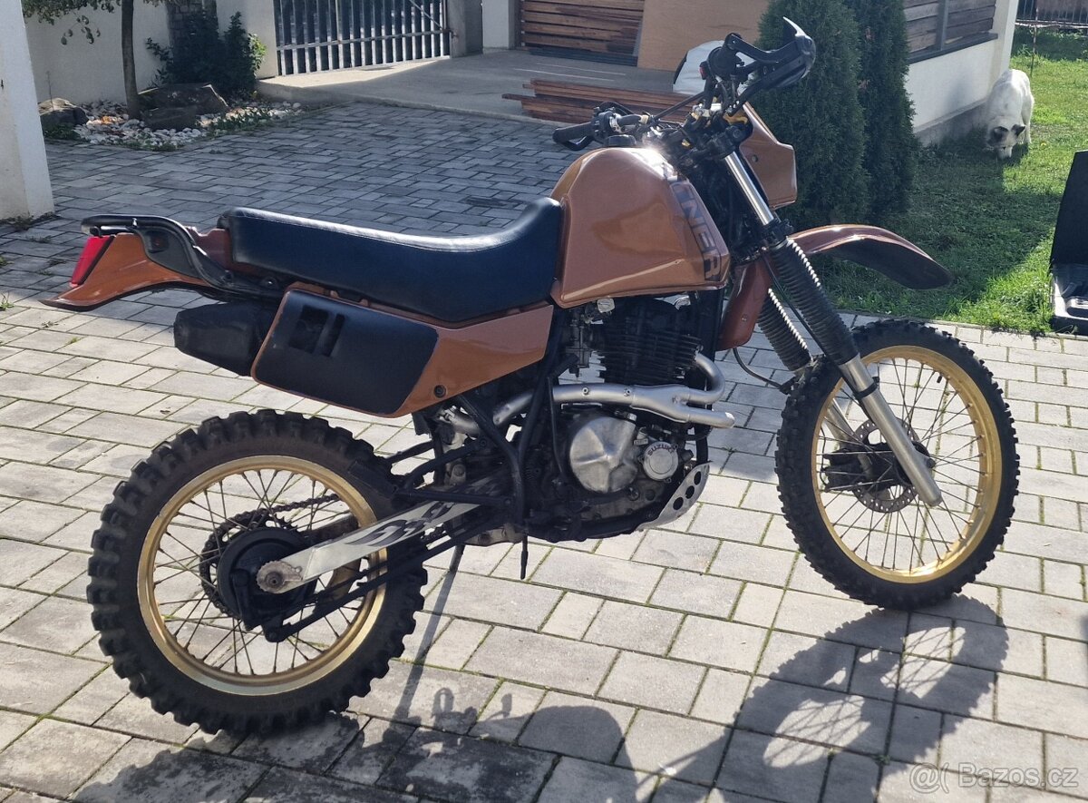 Suzuki DR 600 - 3