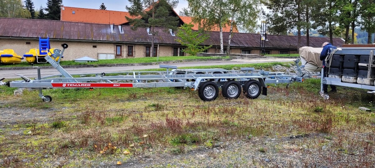 Kajutová loď QUICKSILVER ACTIV 905 Weekend MERCURY F 350 L6 - 3