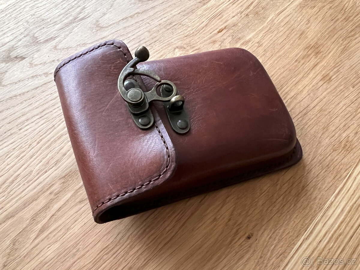 Kvalitní kožená brašna na opasek s ozdobnou sponou - 3